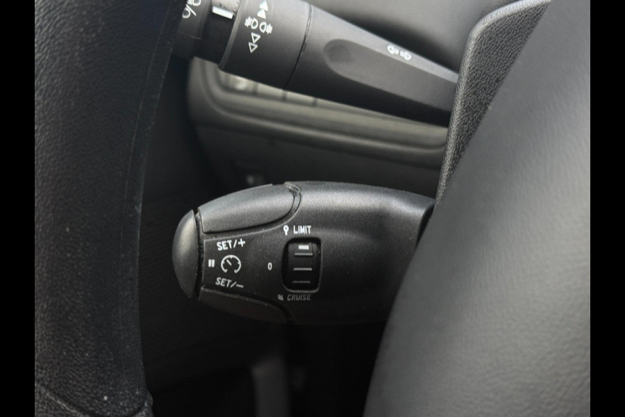 Peugeot 208 1.2 PureTech Blue Lease Cruise Control Navi Parkeersensoren Bluetooth Led Apple Carplay/Android Auto Nap Isofix