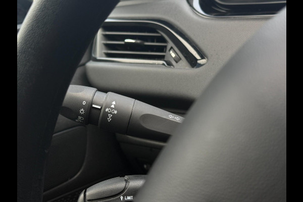 Peugeot 208 1.2 PureTech Blue Lease Cruise Control Navi Parkeersensoren Bluetooth Led Apple Carplay/Android Auto Nap Isofix