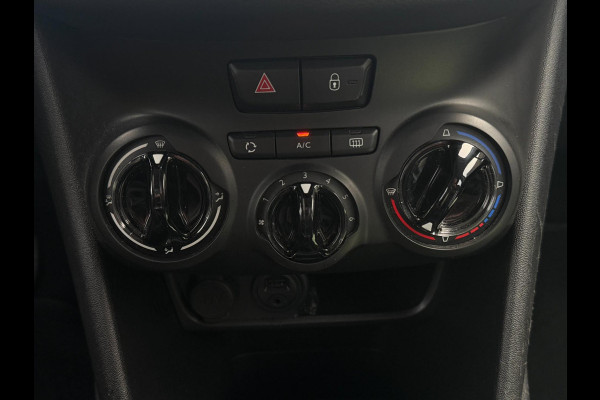 Peugeot 208 1.2 PureTech Blue Lease Cruise Control Navi Parkeersensoren Bluetooth Led Apple Carplay/Android Auto Nap Isofix