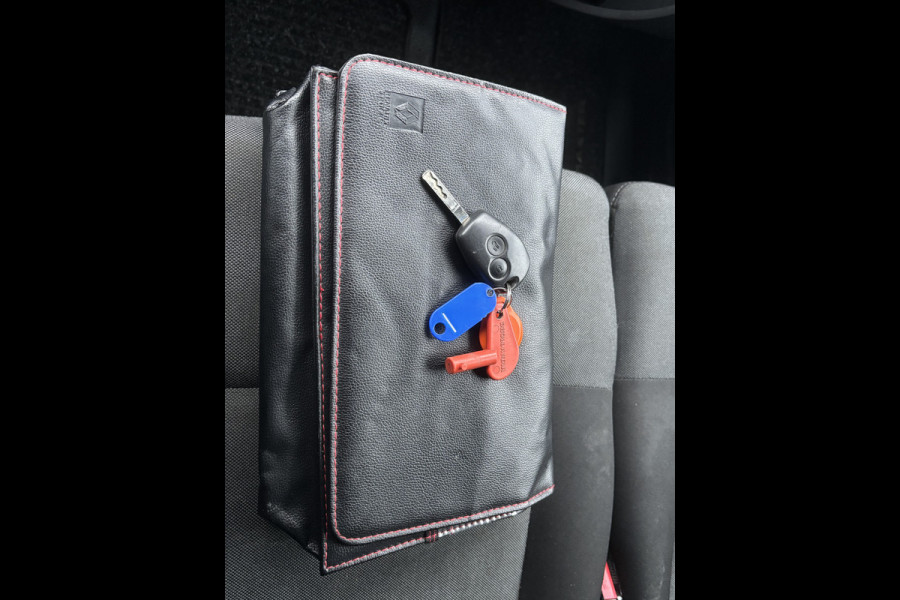 Renault Master T35 2.3 dCi 145 L3 Energy EURO VI | Dhollandia Laadklep | 3 Zitplaatsen | Stoel Luchtgeveerd