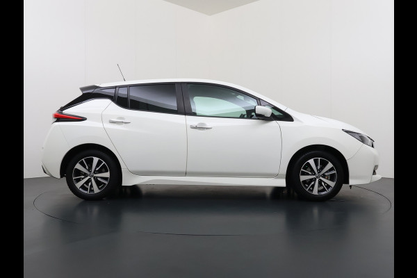 Nissan Leaf Acenta 40kWh Navi Camera Adap.Cruise Apple Carplay Android Ecc SOH 88% DAB Stuur-Stoel-Achterbankverwarming Lmv Privacy Glas Rijstrooksensor Origineel Nederlandse Auto 1e Eigenaar