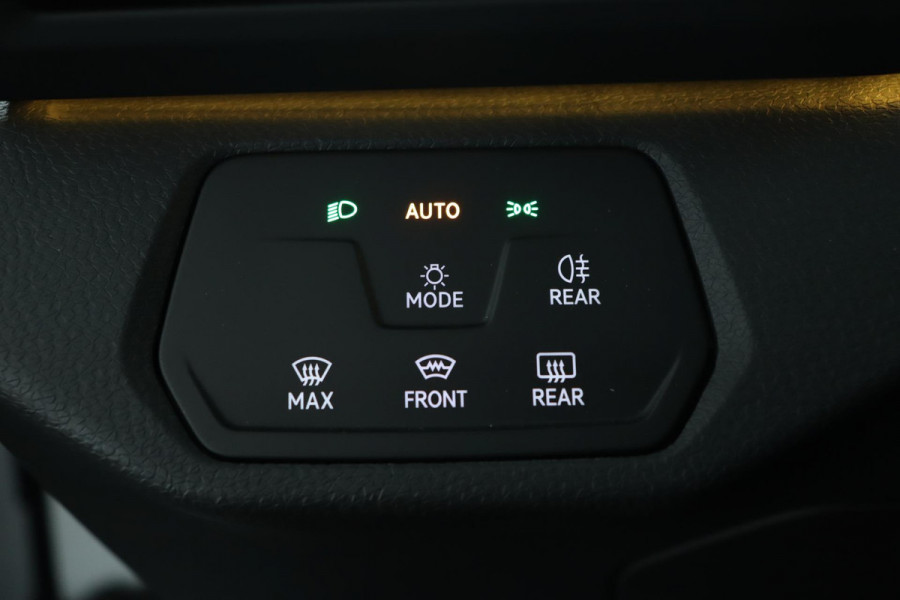 Volkswagen ID.4 First 77 kWh|SOH 92%|Trekhaak|Stoel/stuur verwarmd|Alcantara