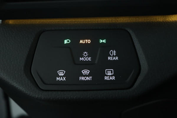 Volkswagen ID.4 First 77 kWh|SOH 92%|Trekhaak|Stoel/stuur verwarmd|Alcantara