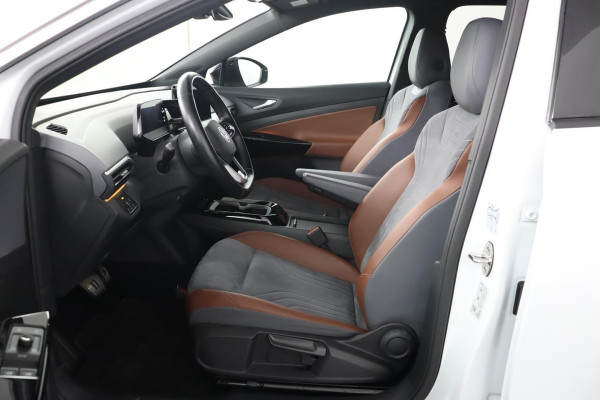 Volkswagen ID.4 First 77 kWh|SOH 92%|Trekhaak|Stoel/stuur verwarmd|Alcantara