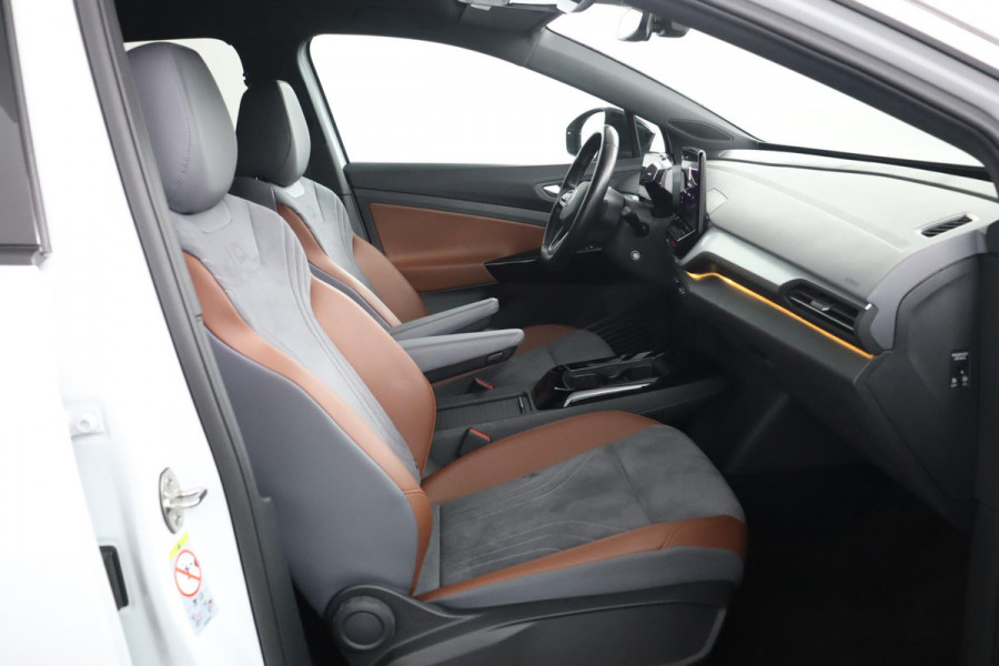 Volkswagen ID.4 First 77 kWh|SOH 92%|Trekhaak|Stoel/stuur verwarmd|Alcantara