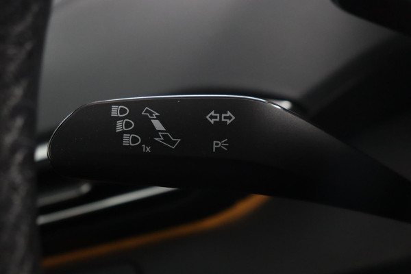 Volkswagen ID.4 First 77 kWh|SOH 92%|Trekhaak|Stoel/stuur verwarmd|Alcantara