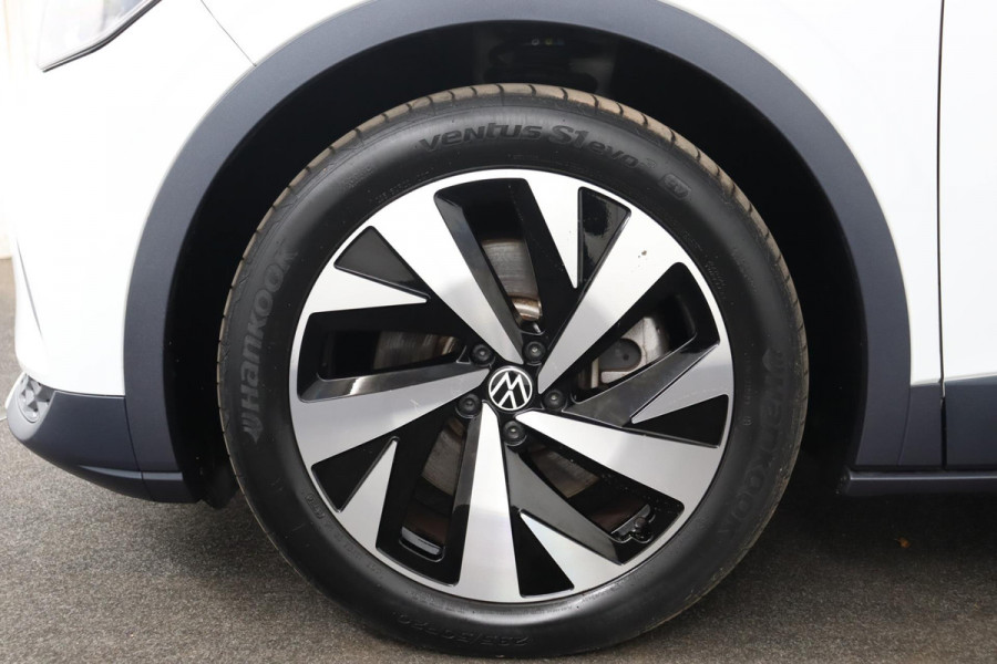 Volkswagen ID.4 First 77 kWh|SOH 92%|Trekhaak|Stoel/stuur verwarmd|Alcantara