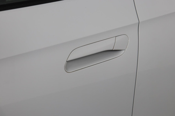 Volkswagen ID.4 First 77 kWh|SOH 92%|Trekhaak|Stoel/stuur verwarmd|Alcantara