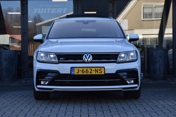Volkswagen Tiguan 1.5 TSI ACT R-Line | TREKHAAK | CAMERA | DEALER ONDERHOUDEN | STOELVERWARMING | PANORAMADAK | APPLE CARPLAY
