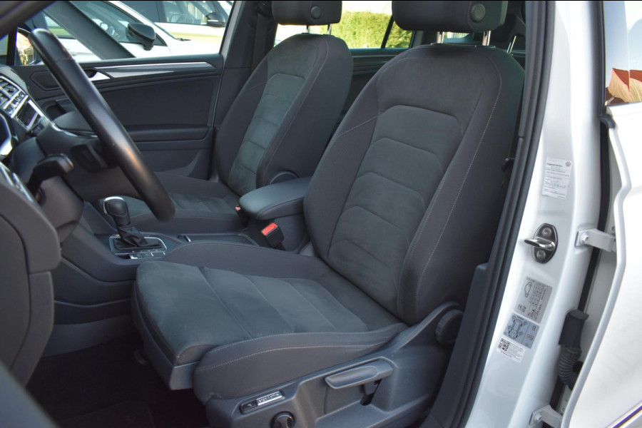 Volkswagen Tiguan 1.5 TSI ACT R-Line | TREKHAAK | CAMERA | DEALER ONDERHOUDEN | STOELVERWARMING | PANORAMADAK | APPLE CARPLAY