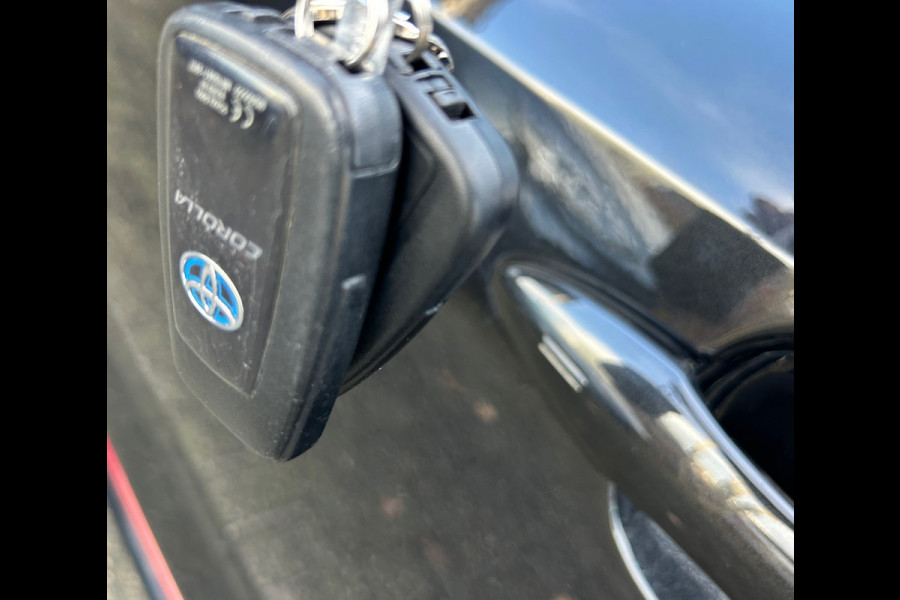 Toyota Corolla Touring Sports 1.8 Hybrid Business Plus Trekhaak Apple Carplay Digi Dash Rijklaarprijs!
