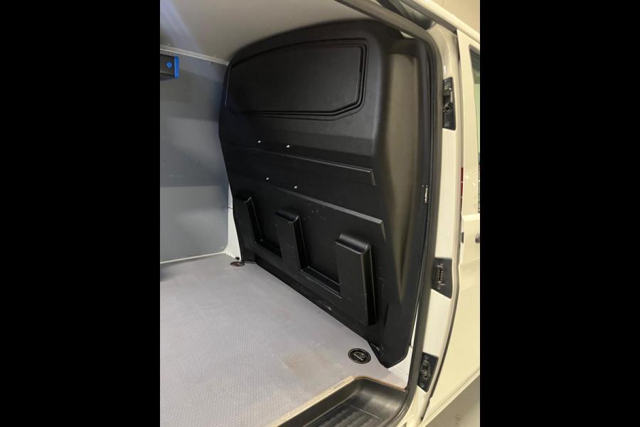 Volkswagen Transporter L2H1 Servicewagen 2.0 TDI 110PK euro6 Sortimo kasten, Airco, Camera, CruiseControl, RIJKLAARPRIJS!