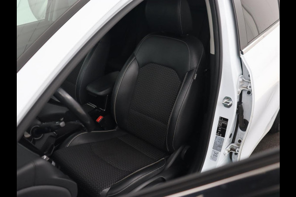 Kia Ceed 1.4 T-GDi DynamicPlusLine | Stoel & stuurverwarming | Adaptive cruise | Trekhaak | Camera | Carplay | Full LED | Navigatie | Climate control | DAB | File Assistent