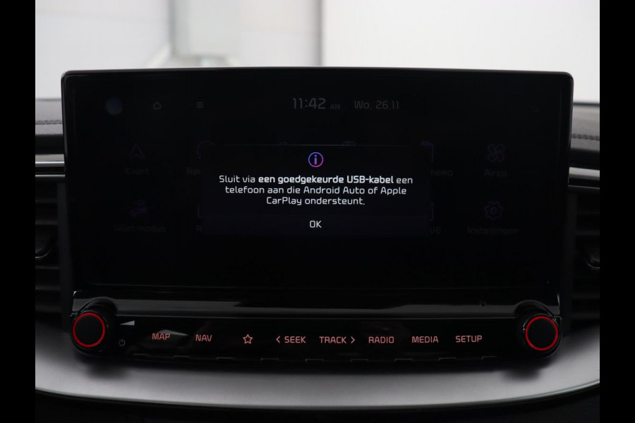 Kia Ceed 1.4 T-GDi DynamicPlusLine | Stoel & stuurverwarming | Adaptive cruise | Trekhaak | Camera | Carplay | Full LED | Navigatie | Climate control | DAB | File Assistent