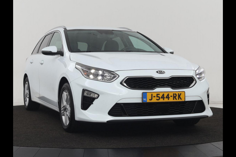 Kia Ceed 1.4 T-GDi DynamicPlusLine | Stoel & stuurverwarming | Adaptive cruise | Trekhaak | Camera | Carplay | Full LED | Navigatie | Climate control | DAB | File Assistent