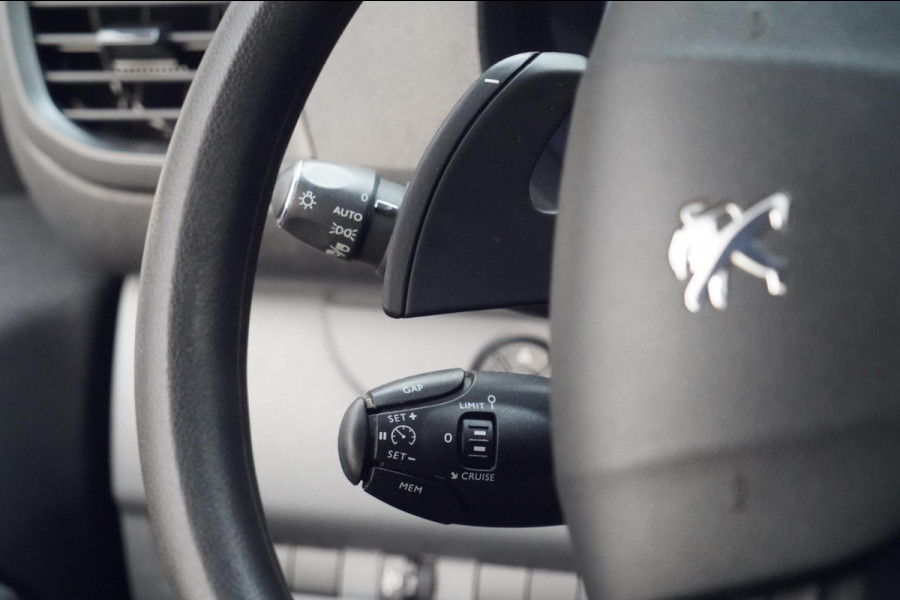 Peugeot Expert 2.0 BlueHDI 120 Long Asphalt DC / 5 Zitpl. / Automaat / 1e Eigenaar / Carplay / Head-Up / Trekhaak