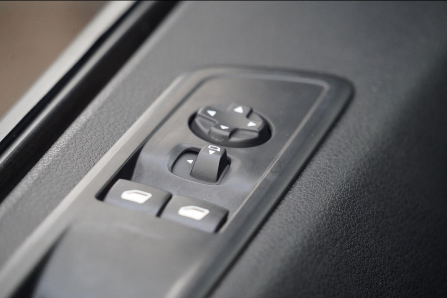 Peugeot Expert 2.0 BlueHDI 120 Long Asphalt DC / 5 Zitpl. / Automaat / 1e Eigenaar / Carplay / Head-Up / Trekhaak