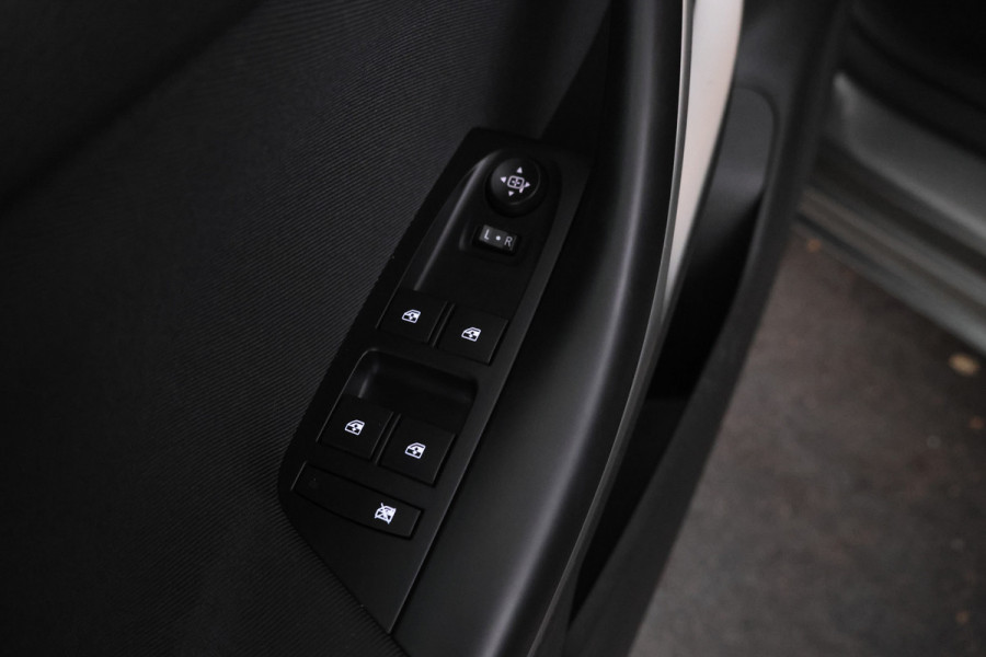 Opel Astra Sports Tourer 1.2 Business Edition 110Pk, Navigatie, Climate,