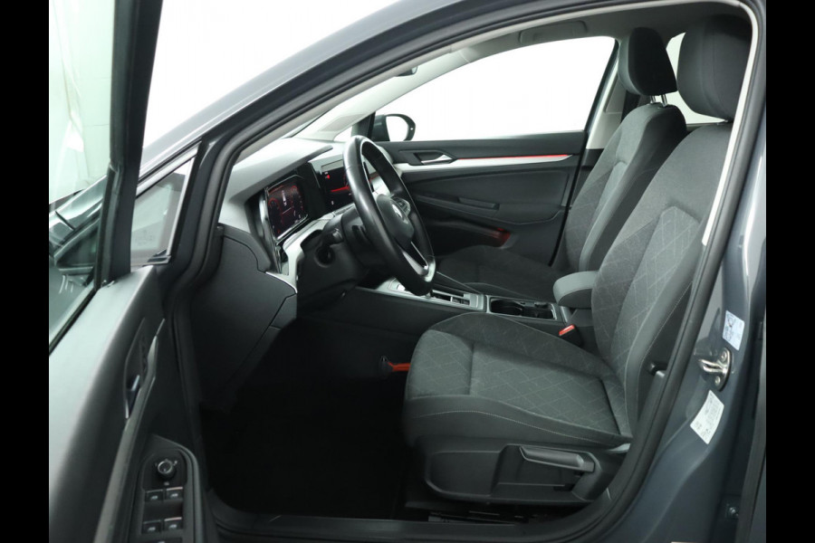 Volkswagen GOLF Variant 1.0 eTSI Life Automaat|Achteruitrijcamera|Trekhaak