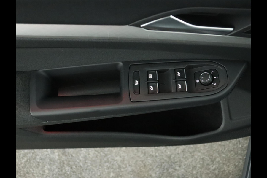 Volkswagen GOLF Variant 1.0 eTSI Life Automaat|Achteruitrijcamera|Trekhaak