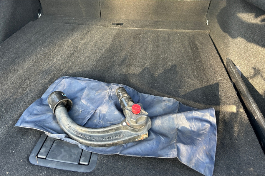 Toyota Corolla Touring Sports 1.8 Hybrid Business Plus Trekhaak Apple Carplay Digi Dash Rijklaarprijs!