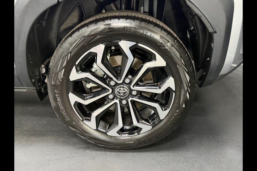 Toyota Yaris Cross 1.5 Hybrid Team | Camera | Automaat | Stoelverwarming |Stuurverwaming | Navigatie | Nieuwstaat