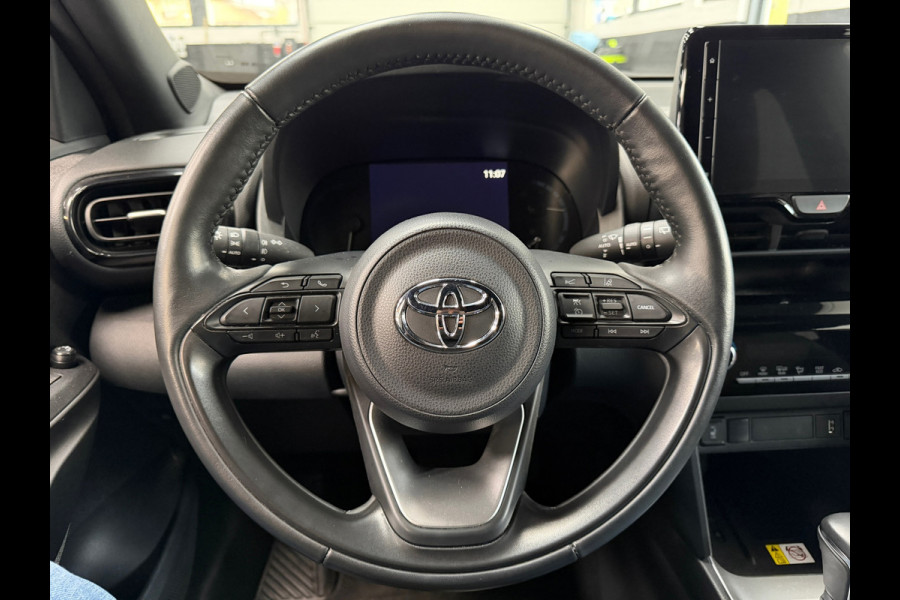 Toyota Yaris Cross 1.5 Hybrid Team | Camera | Automaat | Stoelverwarming |Stuurverwaming | Navigatie | Nieuwstaat