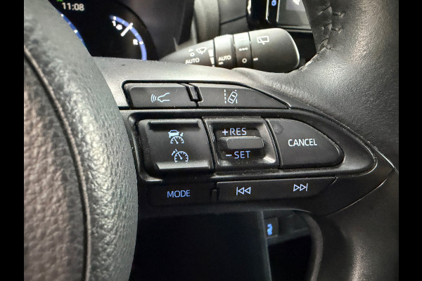 Toyota Yaris Cross 1.5 Hybrid Team | Camera | Automaat | Stoelverwarming |Stuurverwaming | Navigatie | Nieuwstaat