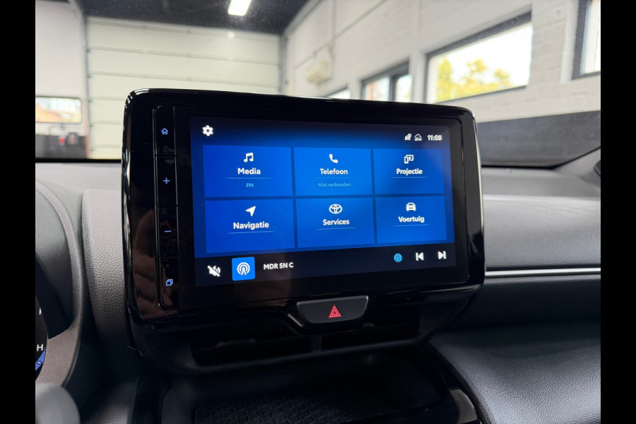 Toyota Yaris Cross 1.5 Hybrid Team | Camera | Automaat | Stoelverwarming |Stuurverwaming | Navigatie | Nieuwstaat