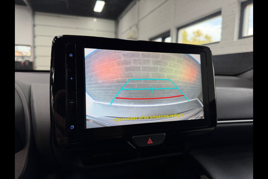 Toyota Yaris Cross 1.5 Hybrid Team | Camera | Automaat | Stoelverwarming |Stuurverwaming | Navigatie | Nieuwstaat