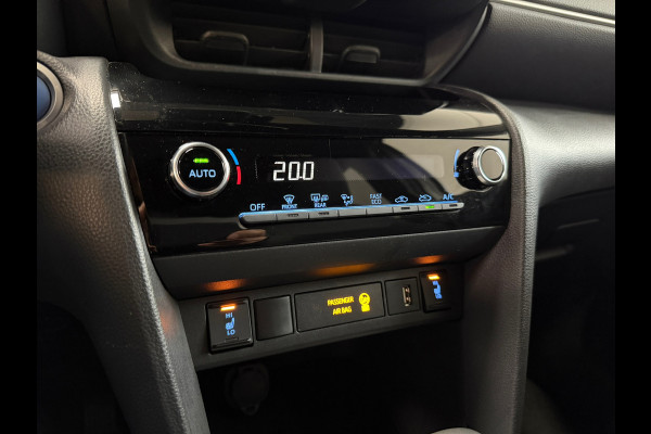 Toyota Yaris Cross 1.5 Hybrid Team | Camera | Automaat | Stoelverwarming |Stuurverwaming | Navigatie | Nieuwstaat