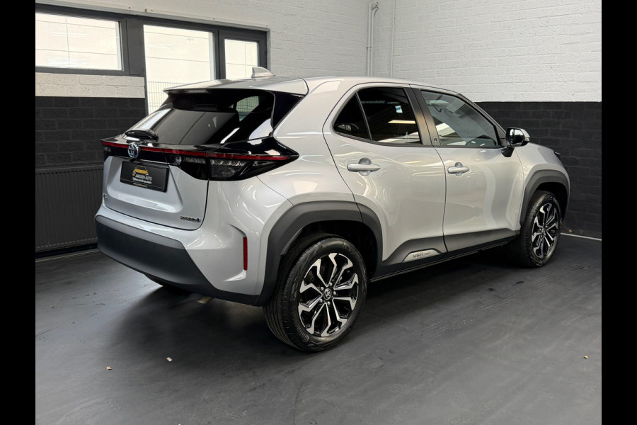 Toyota Yaris Cross 1.5 Hybrid Team | Camera | Automaat | Stoelverwarming |Stuurverwaming | Navigatie | Nieuwstaat