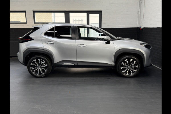 Toyota Yaris Cross 1.5 Hybrid Team | Camera | Automaat | Stoelverwarming |Stuurverwaming | Navigatie | Nieuwstaat