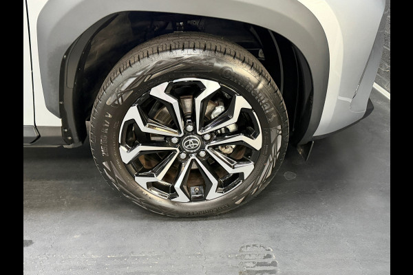 Toyota Yaris Cross 1.5 Hybrid Team | Camera | Automaat | Stoelverwarming |Stuurverwaming | Navigatie | Nieuwstaat