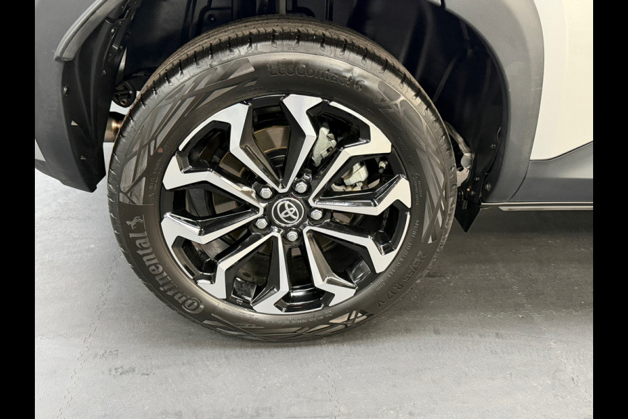 Toyota Yaris Cross 1.5 Hybrid Team | Camera | Automaat | Stoelverwarming |Stuurverwaming | Navigatie | Nieuwstaat