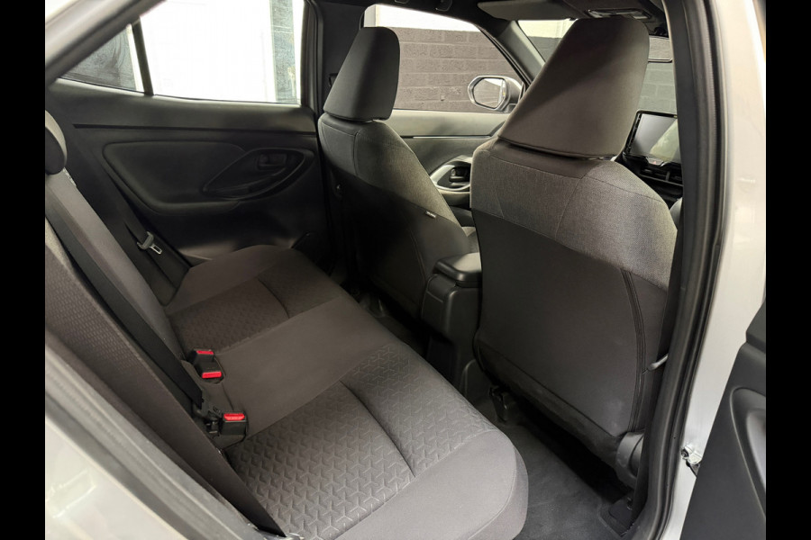 Toyota Yaris Cross 1.5 Hybrid Team | Camera | Automaat | Stoelverwarming |Stuurverwaming | Navigatie | Nieuwstaat