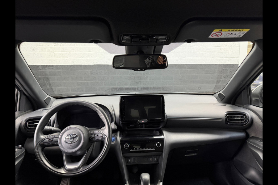 Toyota Yaris Cross 1.5 Hybrid Team | Camera | Automaat | Stoelverwarming |Stuurverwaming | Navigatie | Nieuwstaat