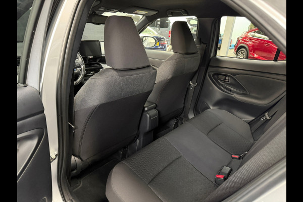 Toyota Yaris Cross 1.5 Hybrid Team | Camera | Automaat | Stoelverwarming |Stuurverwaming | Navigatie | Nieuwstaat