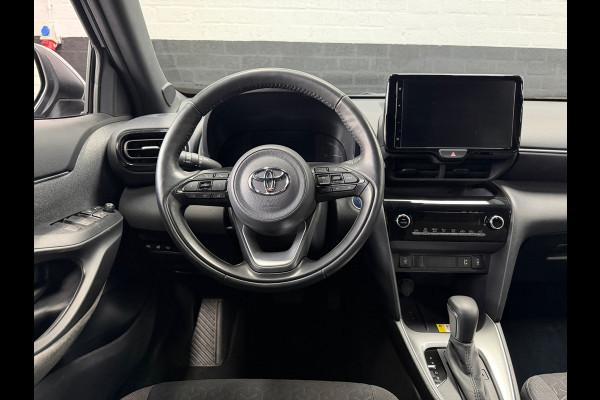 Toyota Yaris Cross 1.5 Hybrid Team | Camera | Automaat | Stoelverwarming |Stuurverwaming | Navigatie | Nieuwstaat
