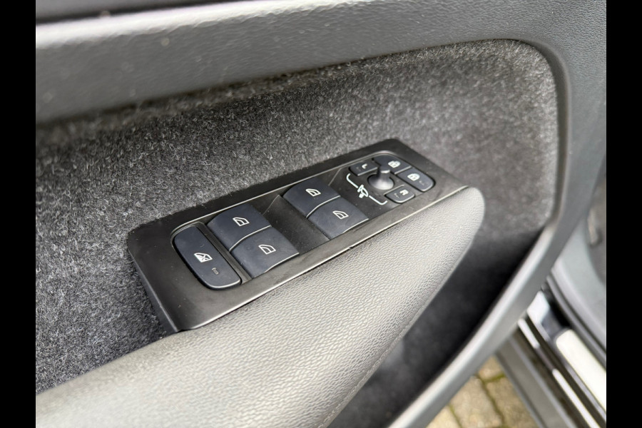 Volvo XC40 1.5 T5 Recharge Inscription - Automaat - Leder - Navi - Harman Kardon - Climate