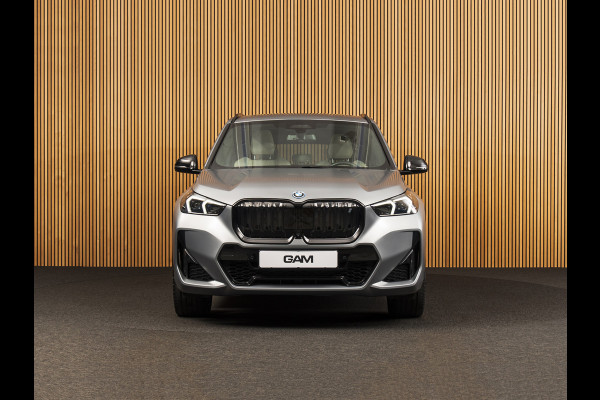 BMW iX1 xDrive30 Launch Edition 67 kWh MSPORT-PANO-H&K-HUD