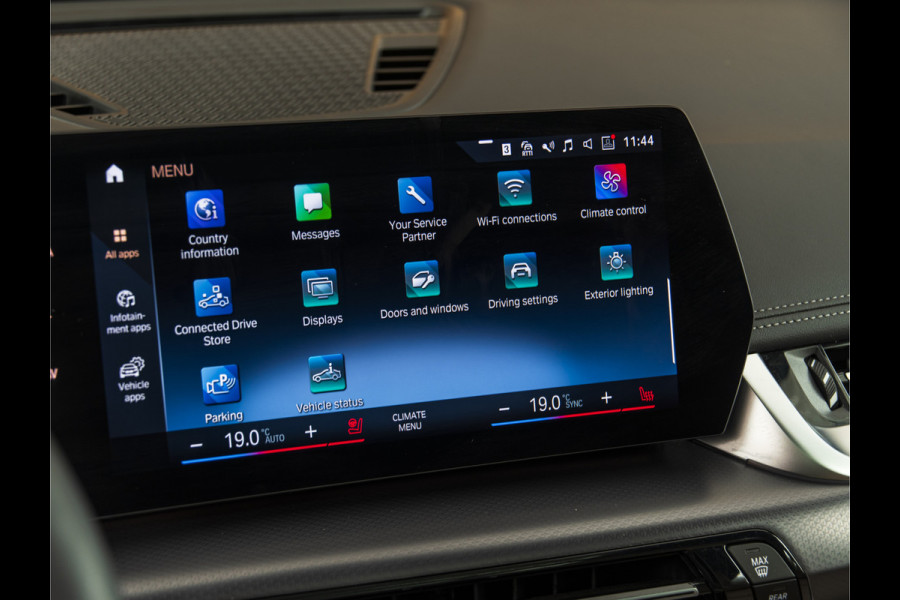 BMW iX1 xDrive30 Launch Edition 67 kWh MSPORT-PANO-H&K-HUD