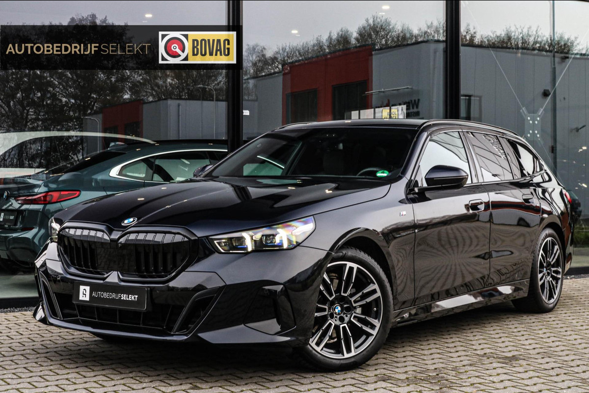 BMW 5 Serie Touring 520i - M-SPORT - HARMAN KARDON - TREKHAAK - MEMORY - VENTILATIE - DRIVING ASS. PRO - COMFORTSTOELEN - 360 CAM