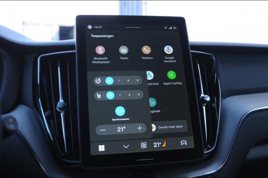 Volvo XC60 T6 350PK Automaat AWD Plus Black Edition / Adaptieve cruise control / BLIS / Panoramadak / Stoel - en stuurverwarming / Keyless entry / Elektrische stoelen / Parkeersensoren met 360 camera