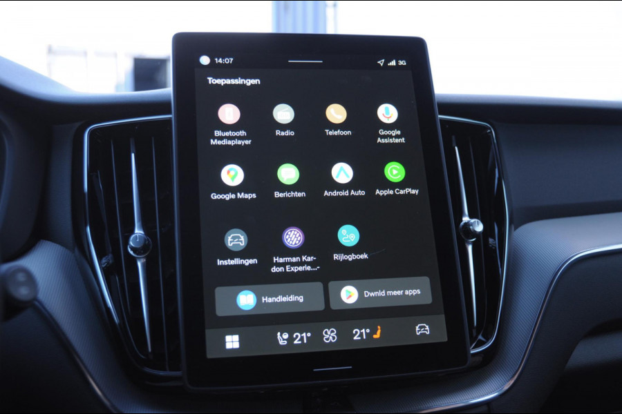 Volvo XC60 T6 350PK Automaat AWD Plus Black Edition / Adaptieve cruise control / BLIS / Panoramadak / Stoel - en stuurverwarming / Keyless entry / Elektrische stoelen / Parkeersensoren met 360 camera