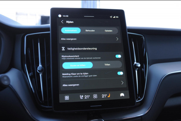 Volvo XC60 T6 350PK Automaat AWD Plus Black Edition / Adaptieve cruise control / BLIS / Panoramadak / Stoel - en stuurverwarming / Keyless entry / Elektrische stoelen / Parkeersensoren met 360 camera