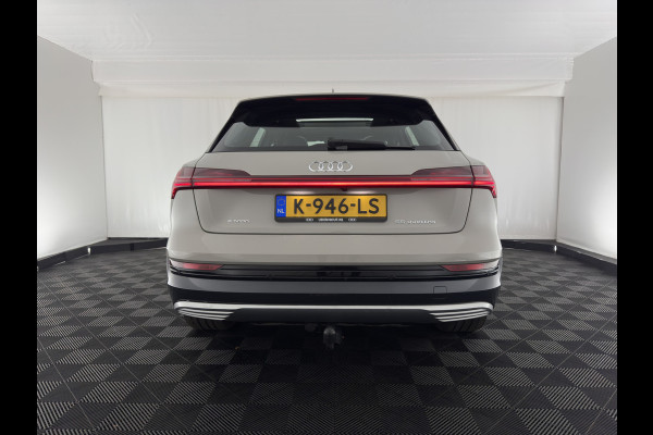 Audi e-tron 55 quattro advanced 95 kWh [ 3-Fase ] (INCL-BTW) *PANO | LUXURY-LEATHER | ADAPTIVE-CRUISE | FULL-LED | DIGI-COCKPIT | KEYLESS | MEMORY-PACK | AIR-SUSPENSION | CAMERA | AMBIENT-LIGHT |  NAVI-FULLMAP | SHIFT-PADDLES | DAB+ | COMFOR