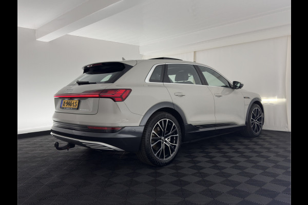 Audi e-tron 55 quattro advanced 95 kWh [ 3-Fase ] (INCL-BTW) *PANO | LUXURY-LEATHER | ADAPTIVE-CRUISE | FULL-LED | DIGI-COCKPIT | KEYLESS | MEMORY-PACK | AIR-SUSPENSION | CAMERA | AMBIENT-LIGHT |  NAVI-FULLMAP | SHIFT-PADDLES | DAB+ | COMFOR
