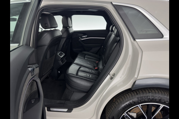 Audi e-tron 55 quattro advanced 95 kWh [ 3-Fase ] (INCL-BTW) *PANO | LUXURY-LEATHER | ADAPTIVE-CRUISE | FULL-LED | DIGI-COCKPIT | KEYLESS | MEMORY-PACK | AIR-SUSPENSION | CAMERA | AMBIENT-LIGHT |  NAVI-FULLMAP | SHIFT-PADDLES | DAB+ | COMFOR