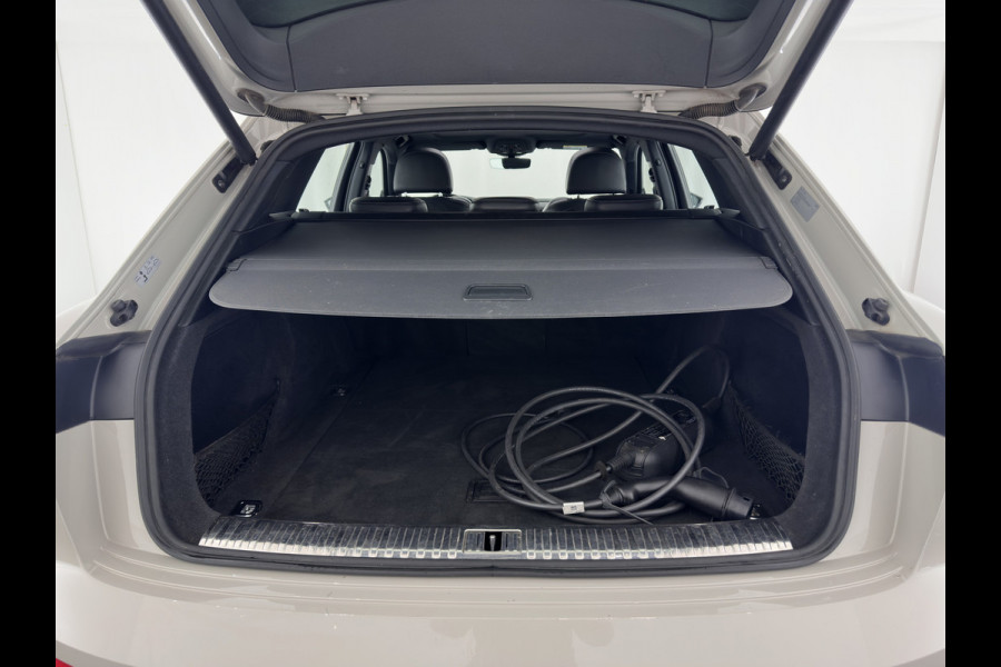 Audi e-tron 55 quattro advanced 95 kWh [ 3-Fase ] (INCL-BTW) *PANO | LUXURY-LEATHER | ADAPTIVE-CRUISE | FULL-LED | DIGI-COCKPIT | KEYLESS | MEMORY-PACK | AIR-SUSPENSION | CAMERA | AMBIENT-LIGHT |  NAVI-FULLMAP | SHIFT-PADDLES | DAB+ | COMFOR